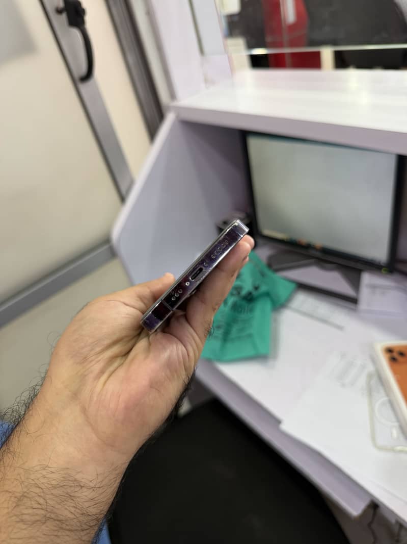 Apple iPhone 14 Pro 2