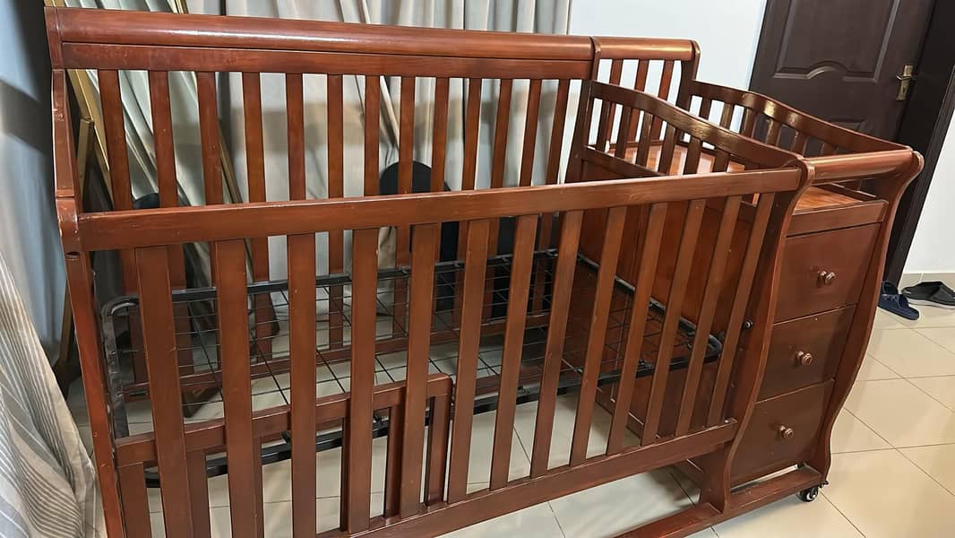 baby cot orginal condition 1