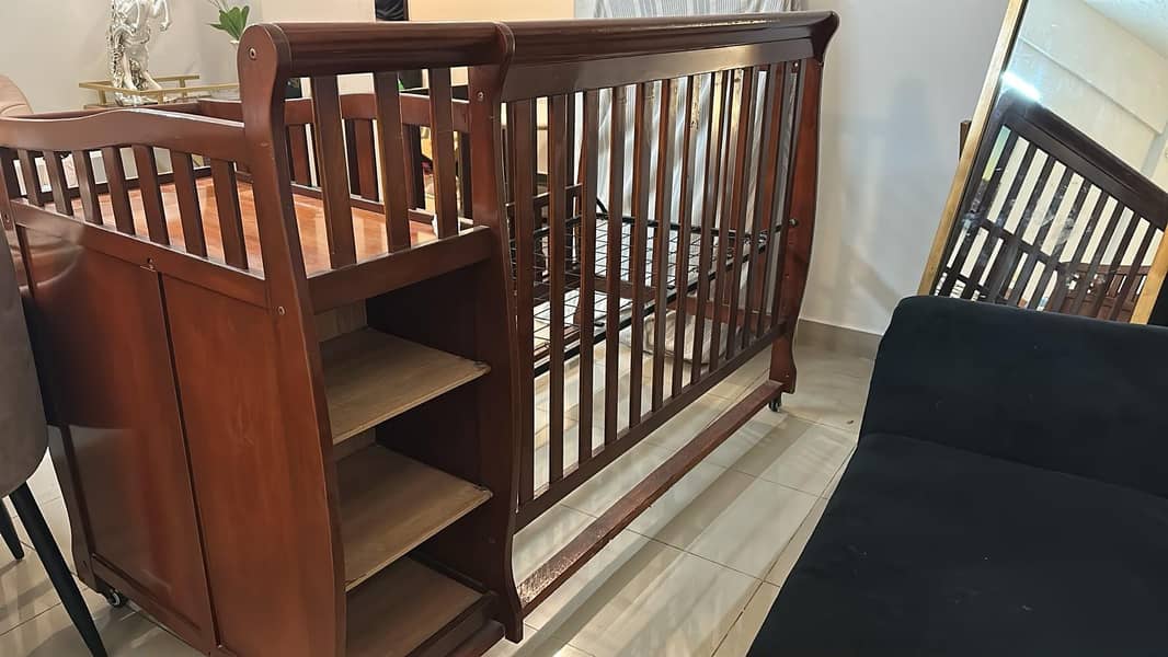 baby cot orginal condition 2
