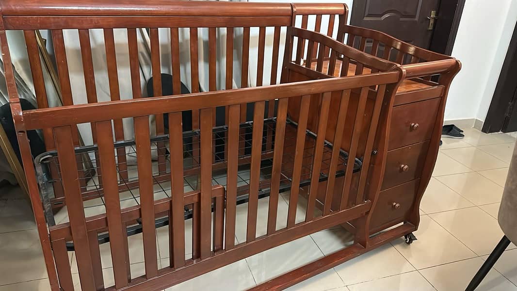 baby cot orginal condition 3