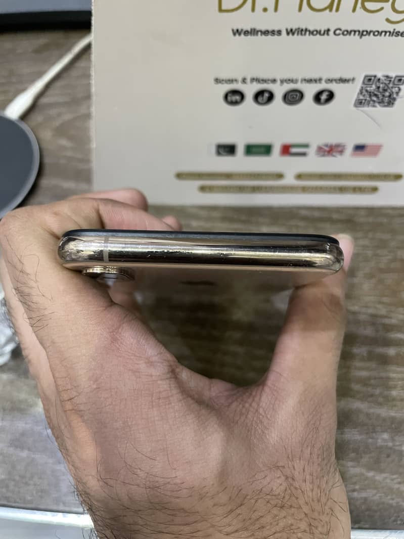 Apple iPhone XS 1