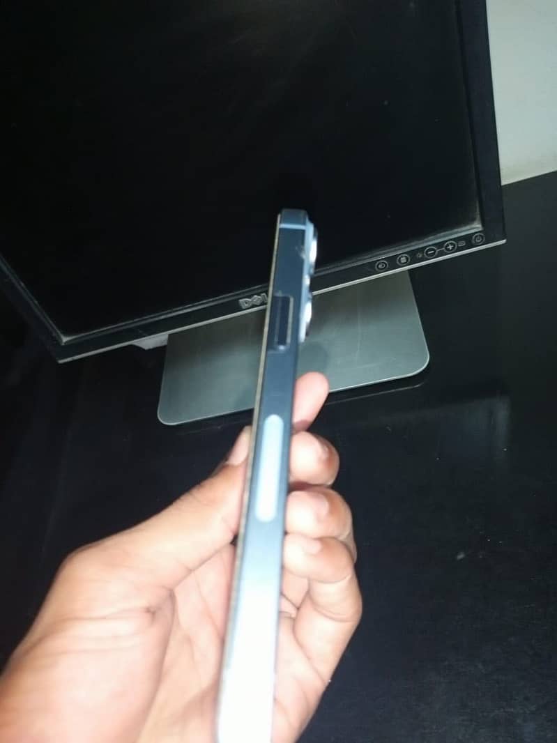 Apple iPhone 14 3