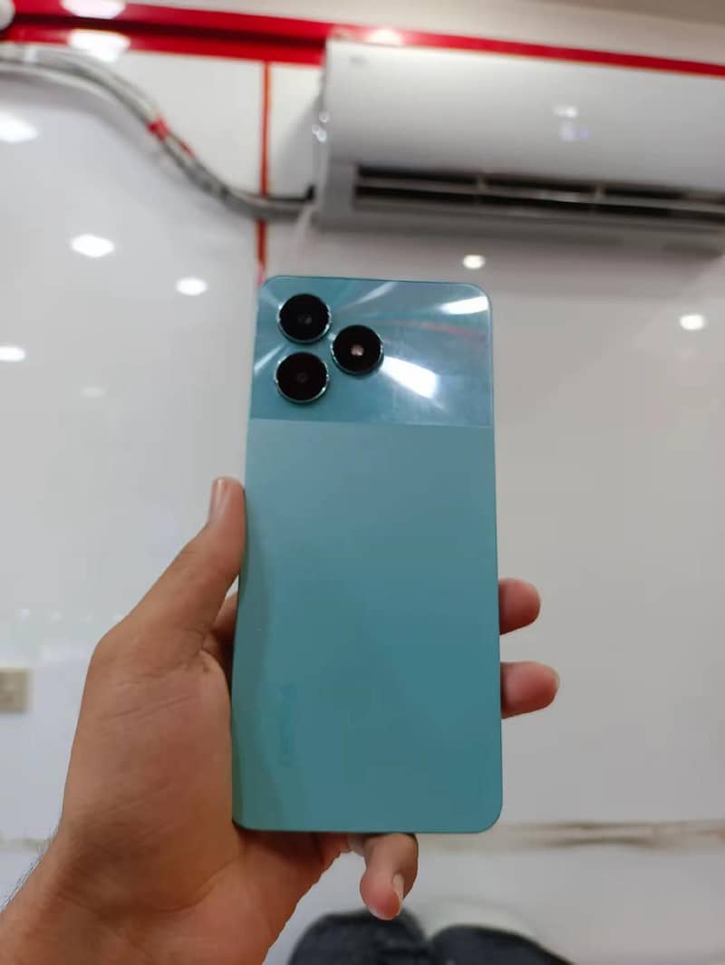 Realme C51 0