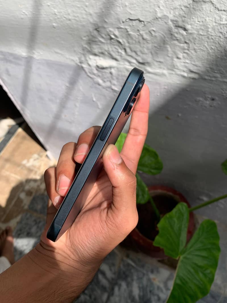 Apple iPhone 14 5