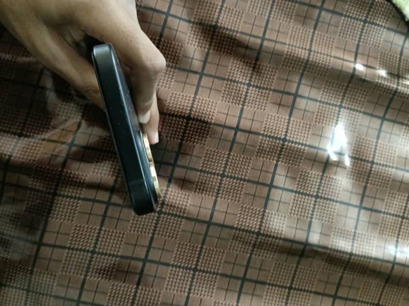 Apple iPhone 15 3