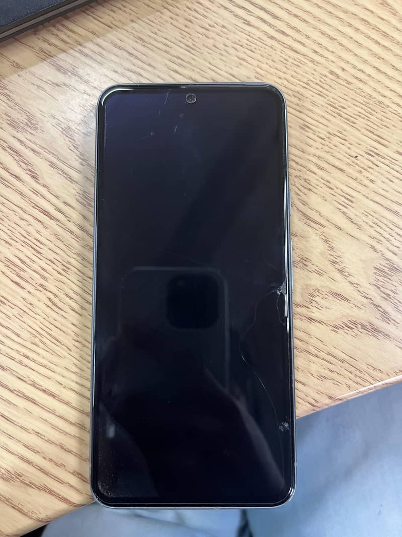 Google Pixel 8 4