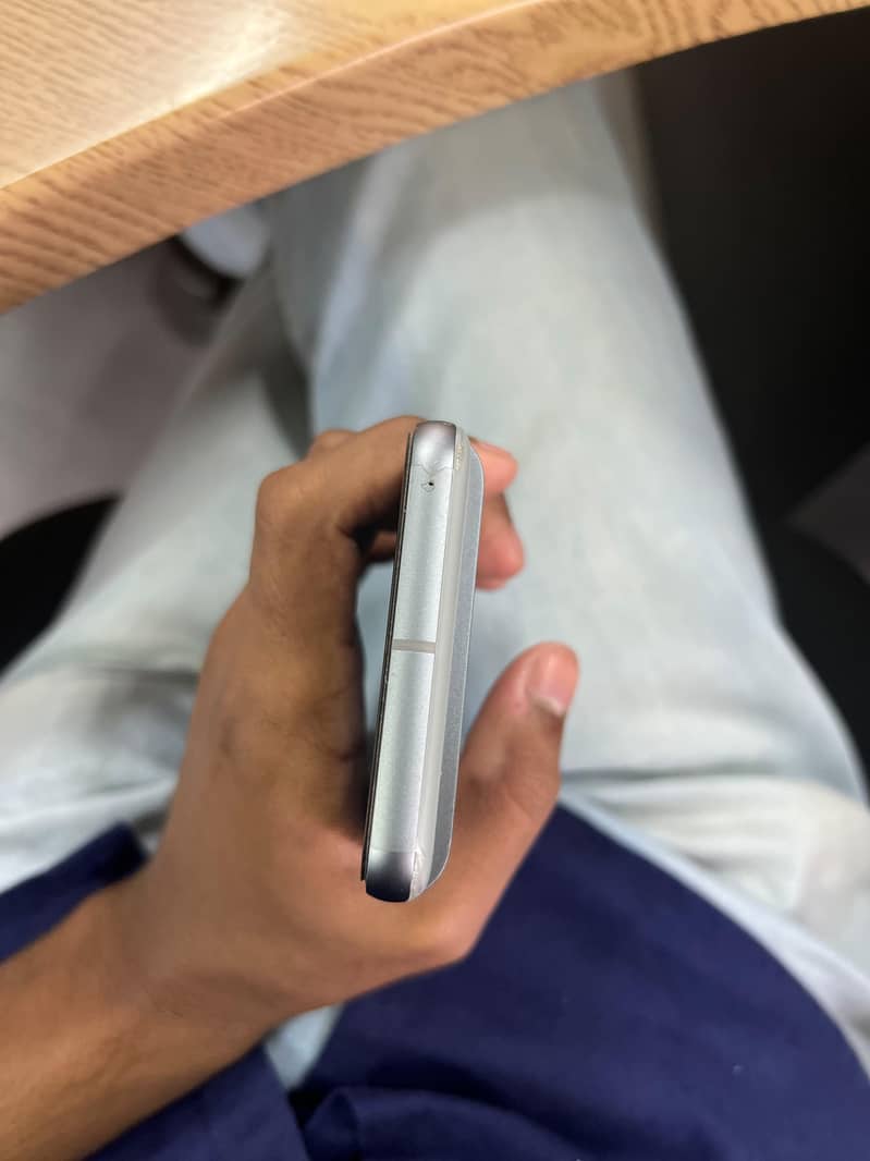 Google Pixel 8 5