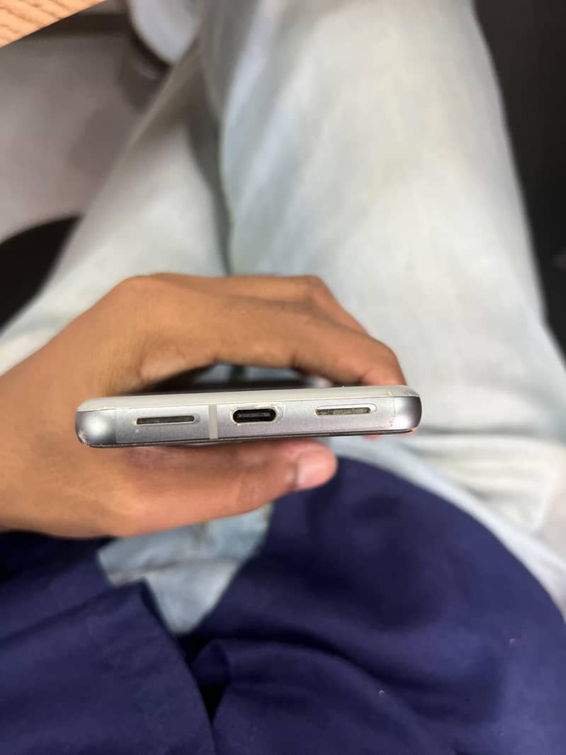 Google Pixel 8 6