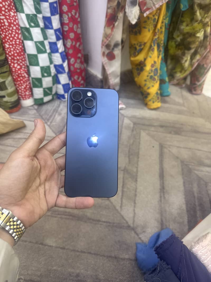Apple iPhone 15 Pro Max 1