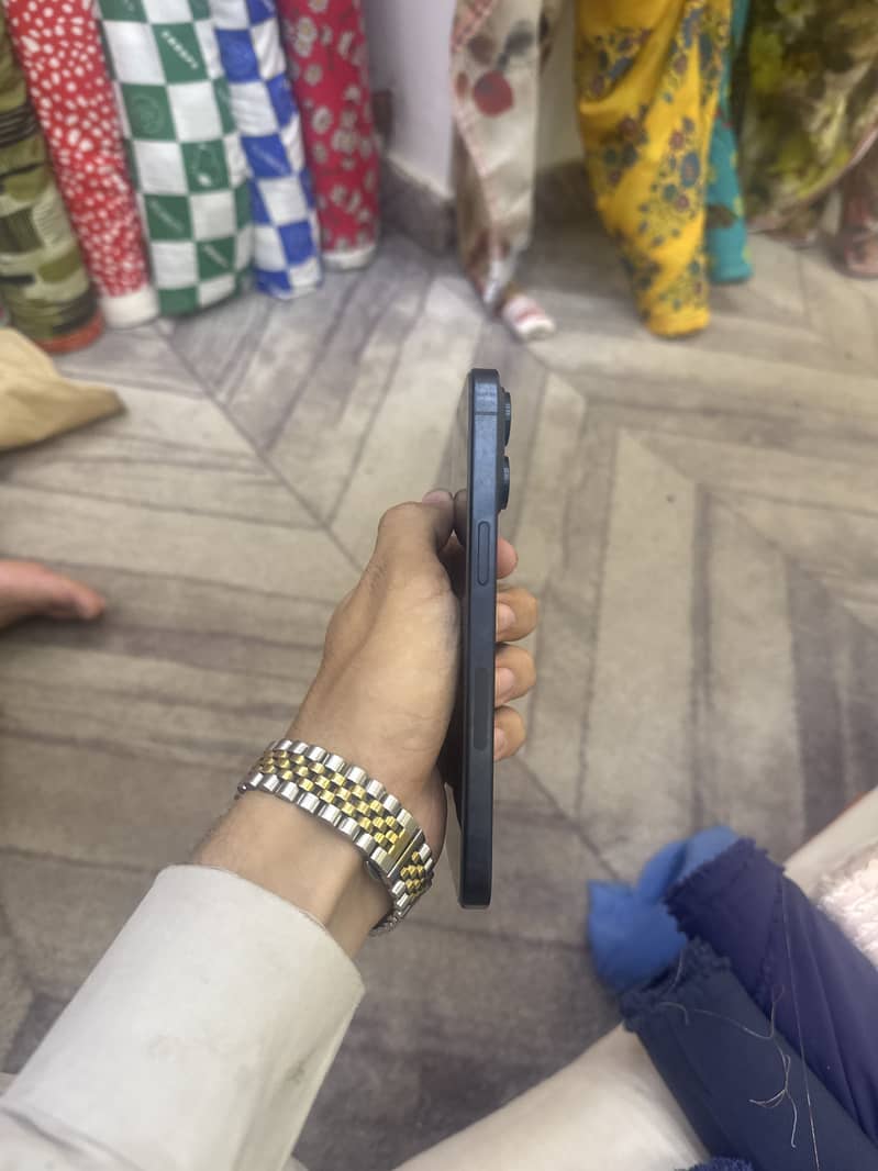 Apple iPhone 15 Pro Max 3