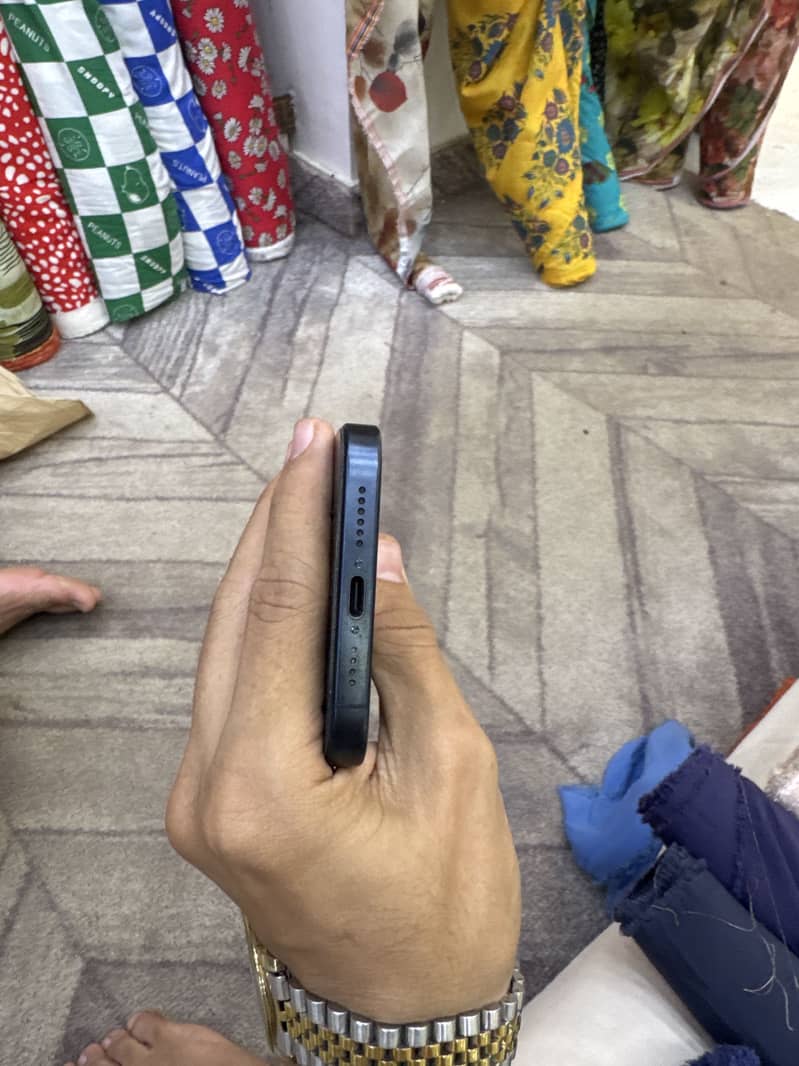 Apple iPhone 15 Pro Max 5