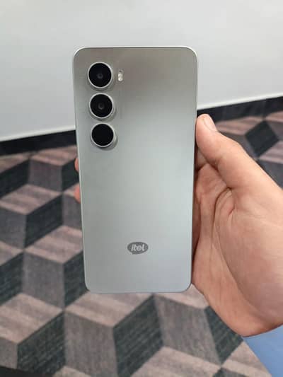 Itel City 100