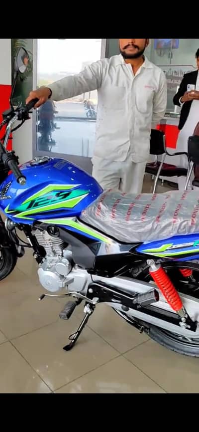 Honda CB 125F 2023 Model on resonable Price 03021643865