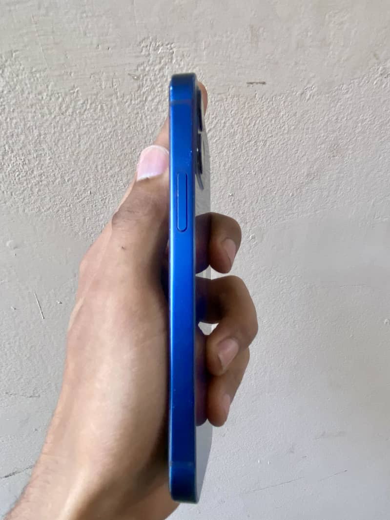 Apple iPhone 12 mini 4