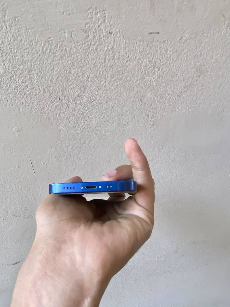 Apple iPhone 12 mini 6