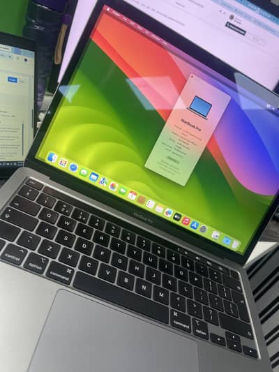 MacBook Pro 2020 16 gb 1tb core i7
