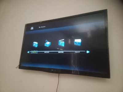 SAMG 42" Slim LED TV Model Z-16022