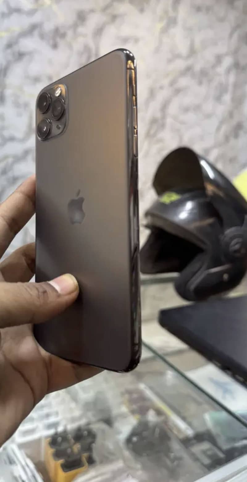 Apple iPhone 11 Pro Max 1