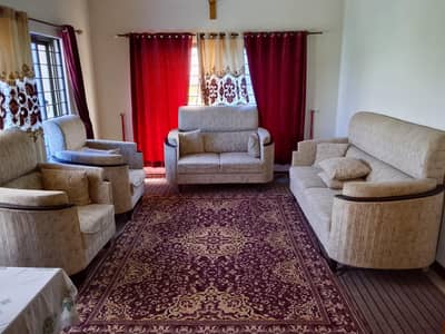 7 seater  only 6 month used molty foam