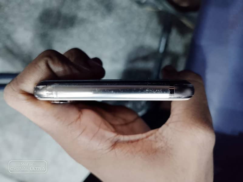 Apple iPhone XS 5