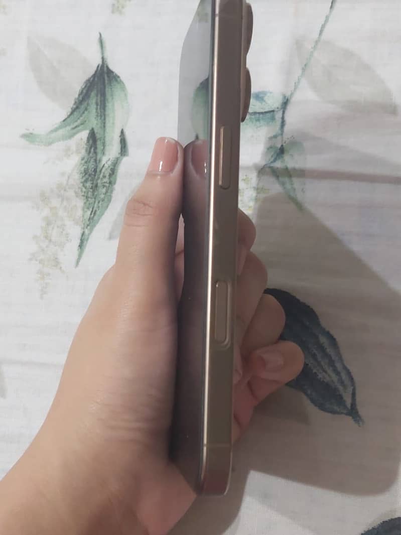 Iphone 16 pro jv 5