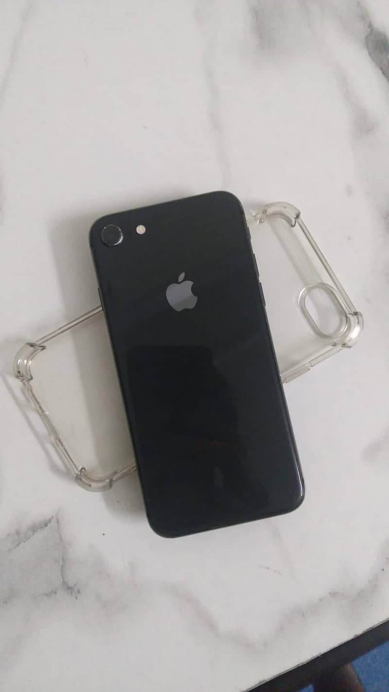 Apple iPhone 8 1