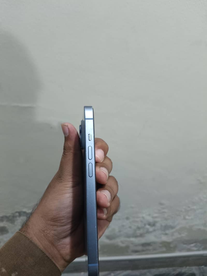 Apple iPhone 14 5