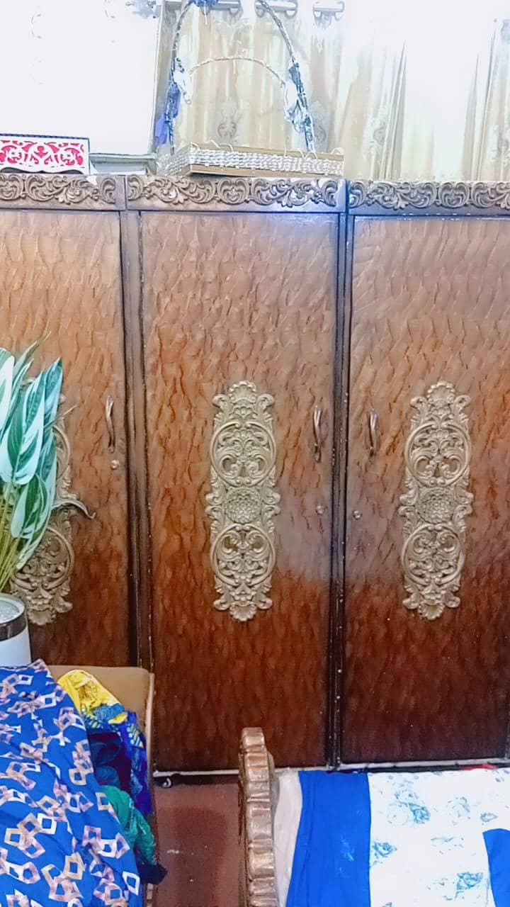completely solid bedroom set 5
