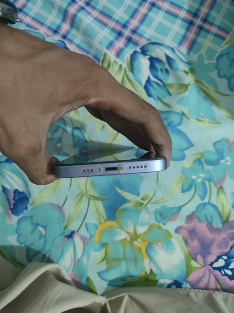 Apple iPhone 12 2