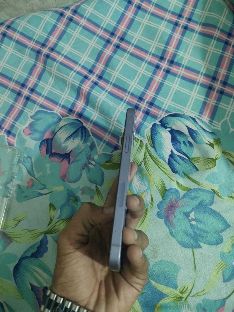 Apple iPhone 12 5