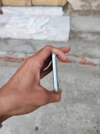 Apple iPhone 6S for sale 10/10 all geniune