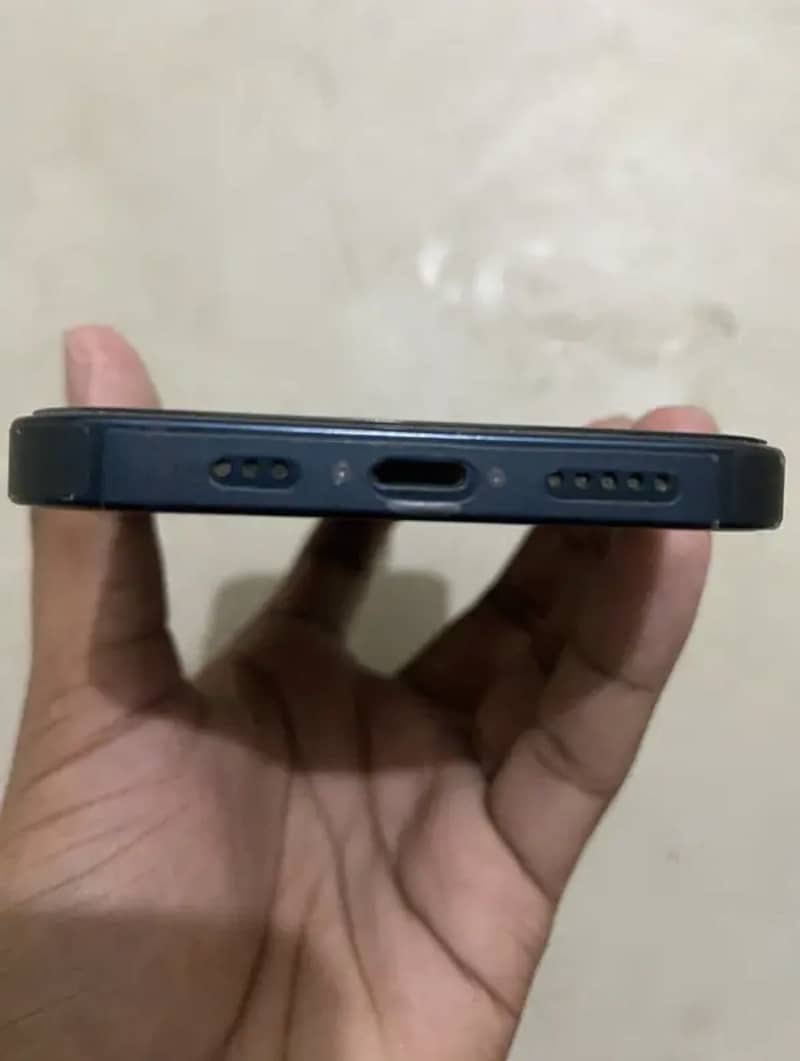 Apple iPhone 13 2