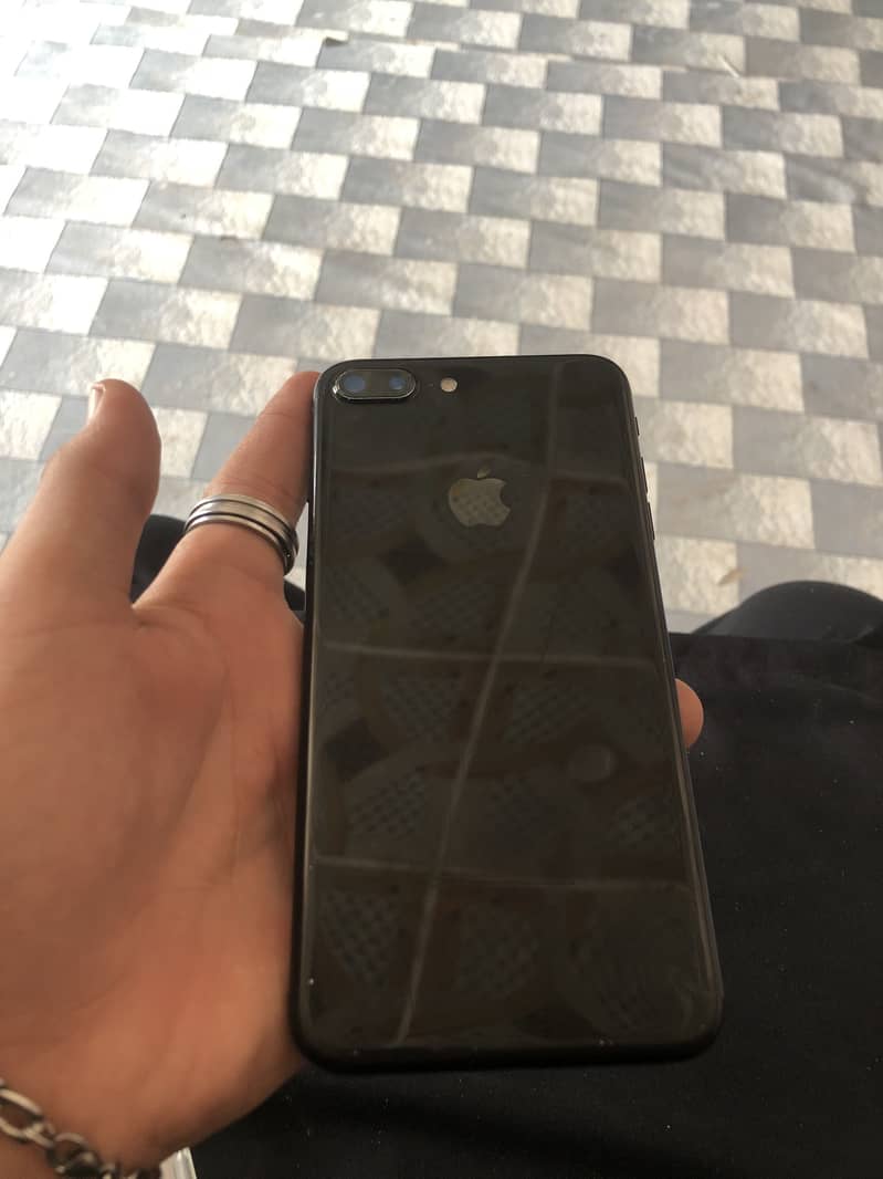 Apple iPhone 7 Plus 3