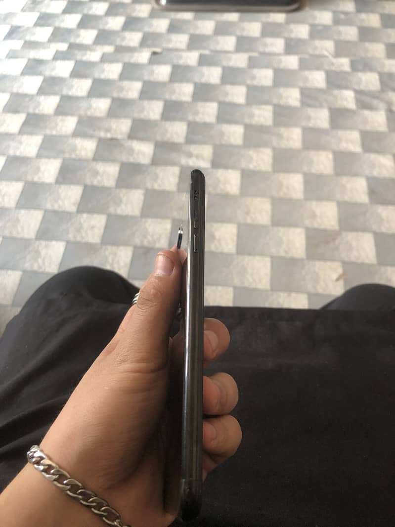 Apple iPhone 7 Plus 2