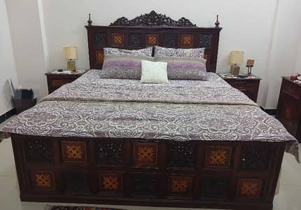 Hand Carved Sheesham Chinioti Bedroom Set