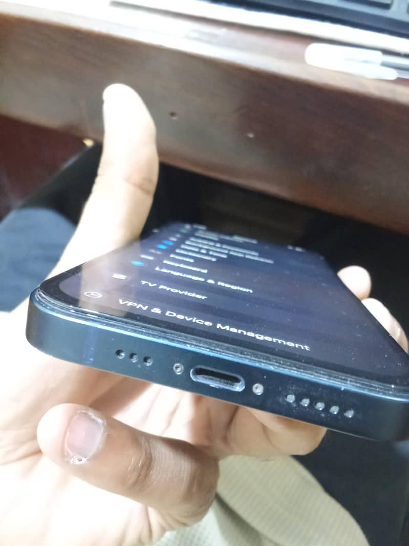 Apple iPhone 13 5