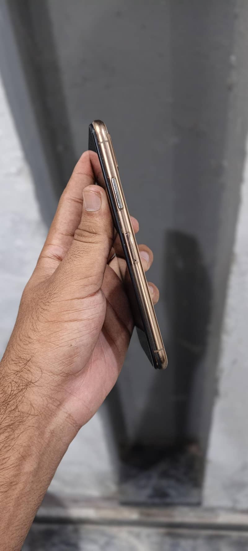 Apple iPhone XS 4