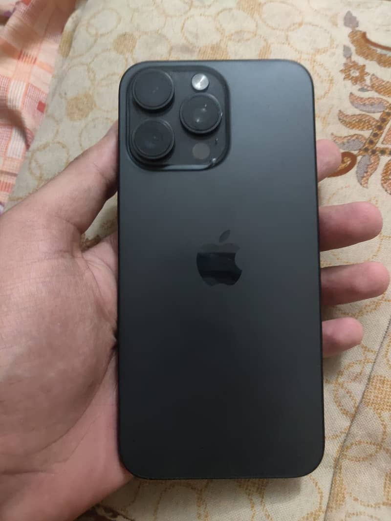 Apple iPhone 15 Pro Max 6