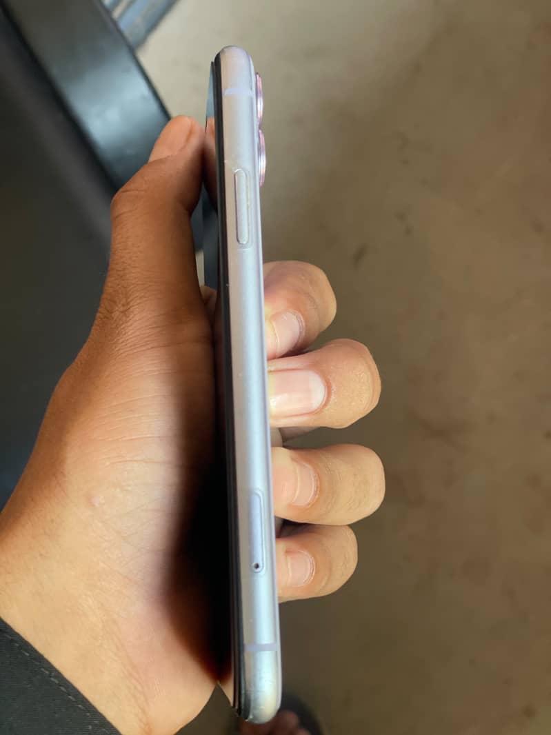 Apple iPhone 11 3