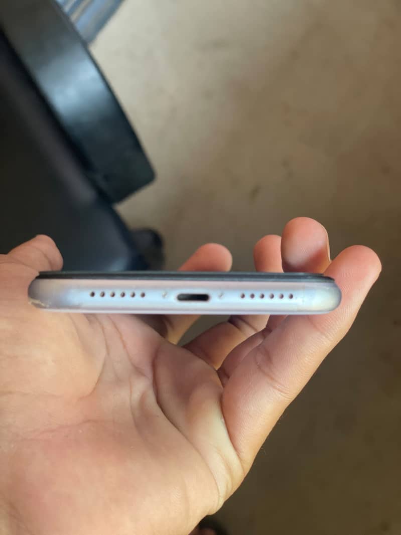 Apple iPhone 11 5