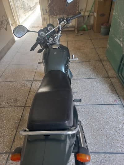 YB 125Z DX.