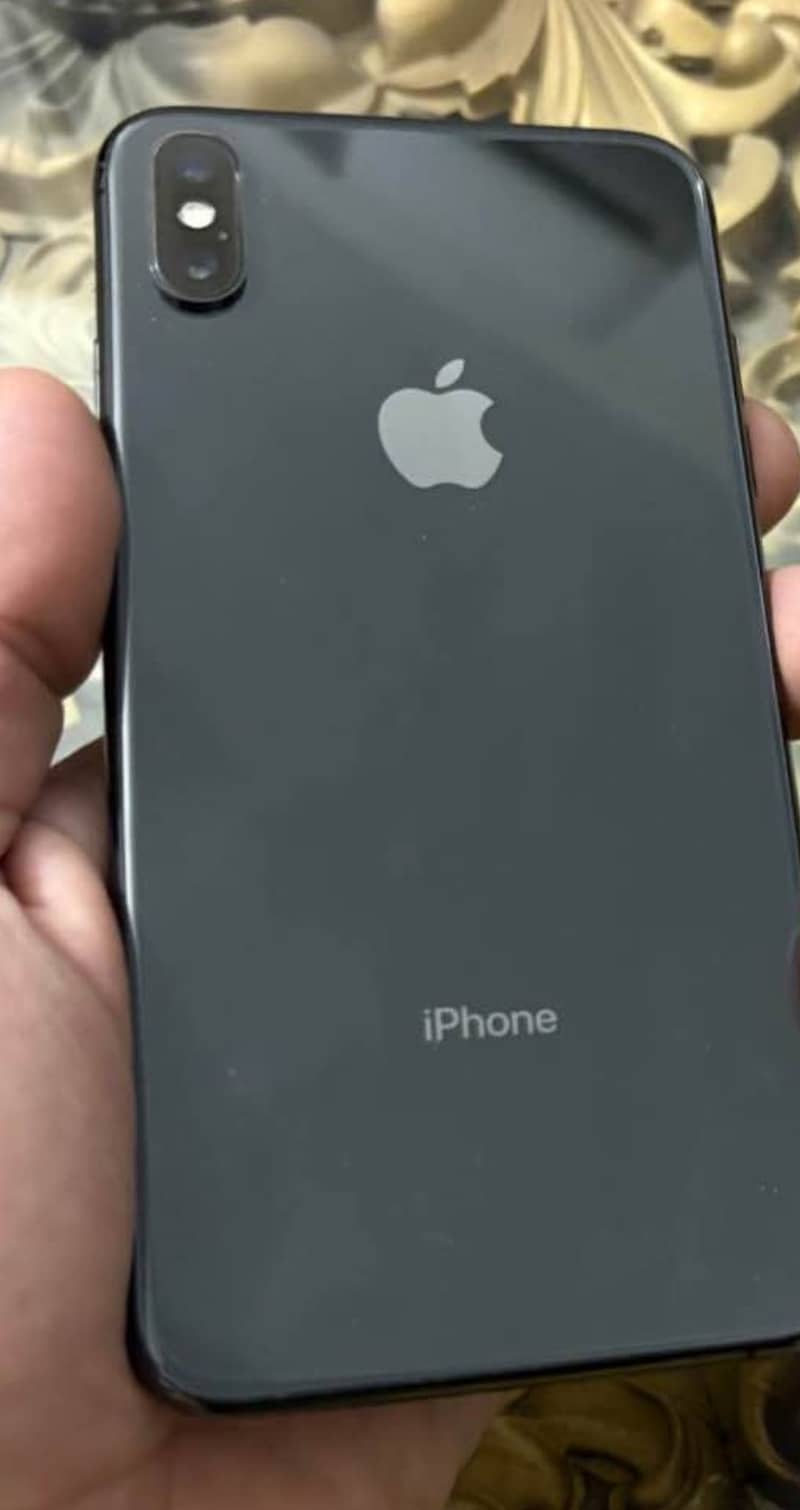 Apple iPhone XS Max 2
