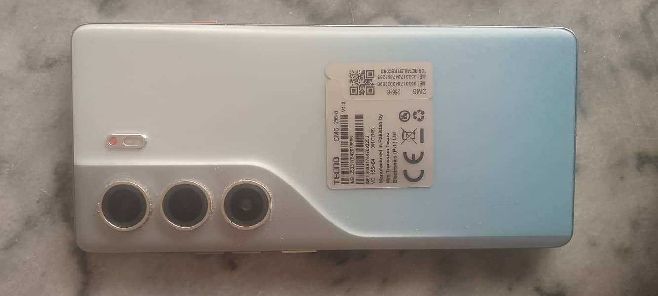 Tecno CAMON 40 1