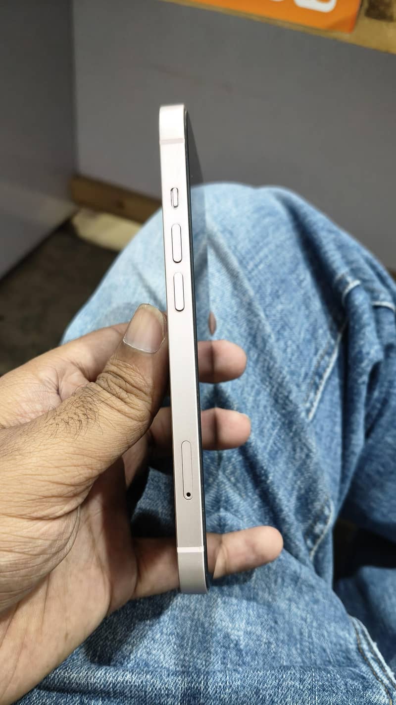 Apple iPhone 13 2