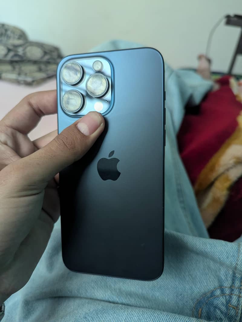 Apple iPhone 15 Pro Max 1