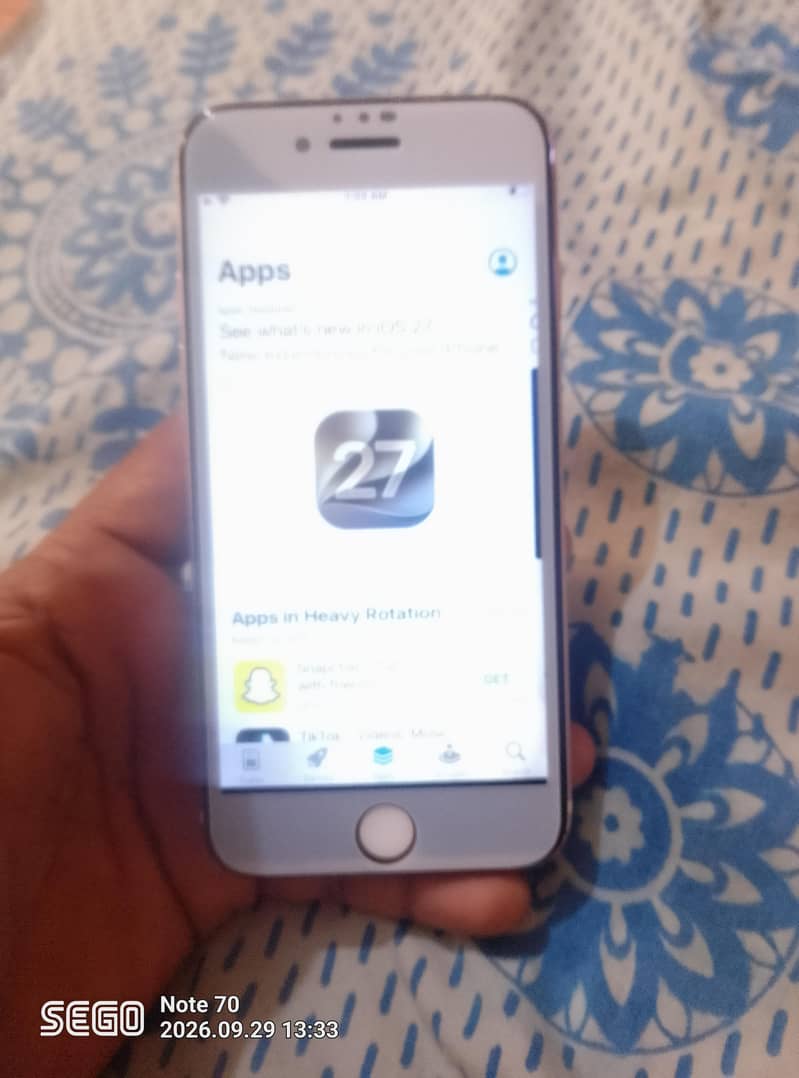 Apple iPhone 7 0