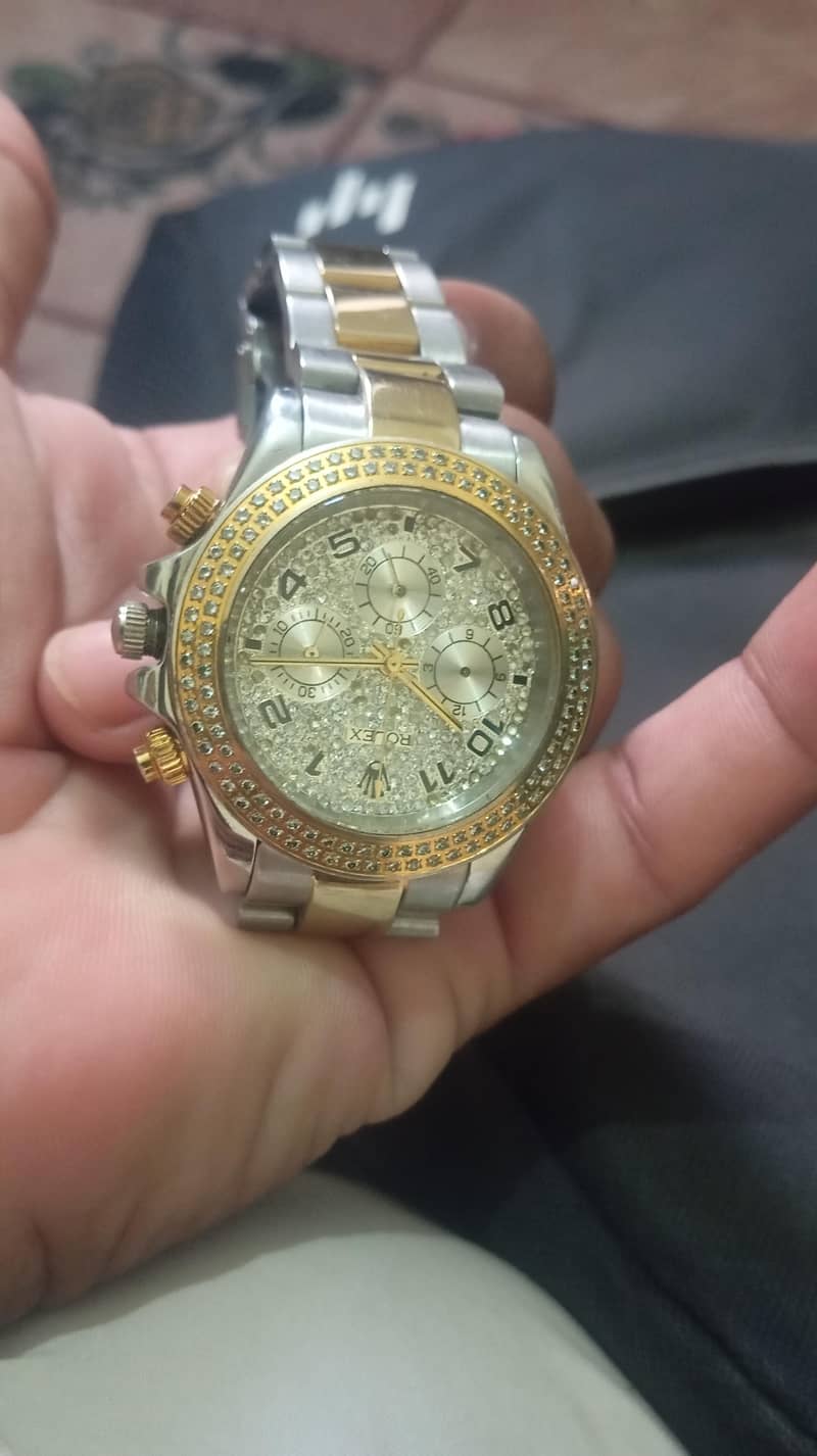men watch 3