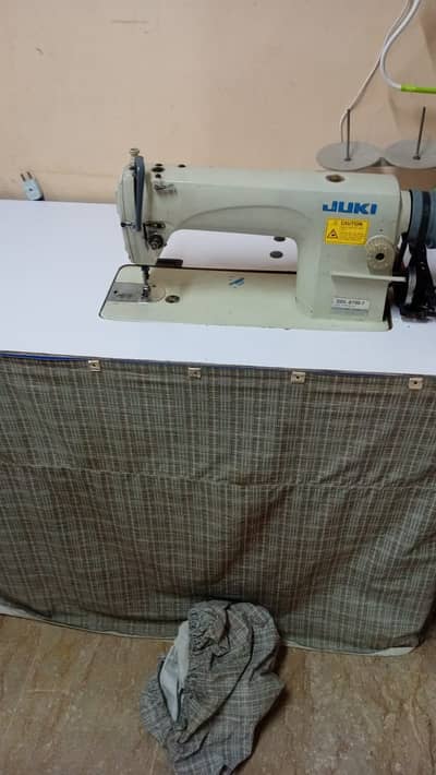 JUKI DDL-8700 MACHINE