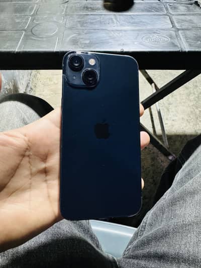 Apple iPhone 13