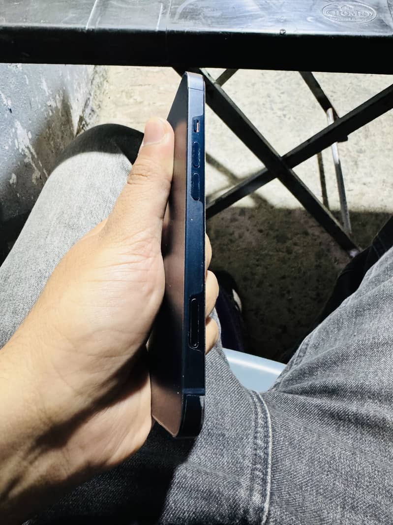 Apple iPhone 13 1